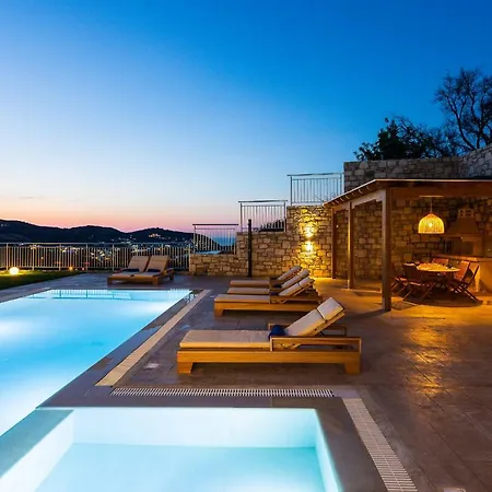 Paris Villa, With Pool, Bbq, Playground & Seaviews, By Thinkvilla *
